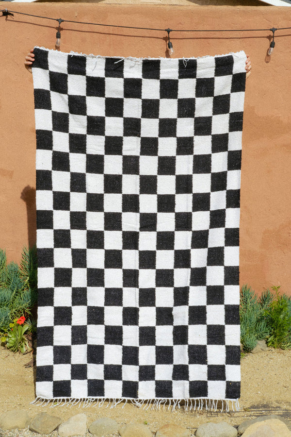 Checkered Throw - Black & Cream-Sundream-lobo nosara