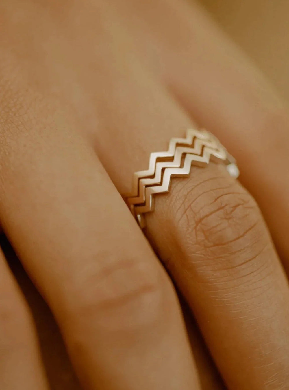 zig-zag-ring-rose-gold-eliza-